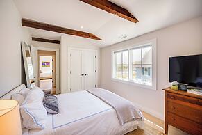 Walk to Beach: Luxe Home w/ Fire Pit in Rowayton!