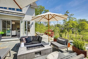 Walk to Beach: Luxe Home w/ Fire Pit in Rowayton!