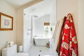 Walk to Beach: Luxe Home w/ Fire Pit in Rowayton!