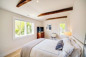 Walk to Beach: Luxe Home w/ Fire Pit in Rowayton!