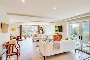 Walk to Beach: Luxe Home w/ Fire Pit in Rowayton!