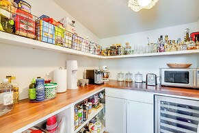 Walk to Beach: Luxe Home w/ Fire Pit in Rowayton!