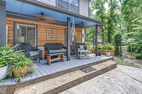 2 Mi to Market St: Gem w/ Peaceful Deck & Porch