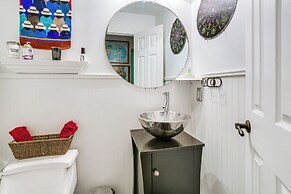 2 Mi to Market St: Gem w/ Peaceful Deck & Porch