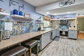 2 Mi to Market St: Gem w/ Peaceful Deck & Porch