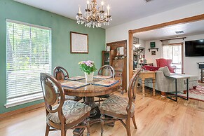 2 Mi to Market St: Gem w/ Peaceful Deck & Porch