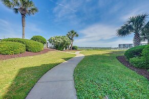 Walk to Beach & Marsh: Condo in Murrells Inlet