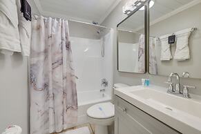 Walk to Beach & Marsh: Condo in Murrells Inlet