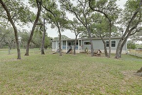 5 Mi to Splashway Waterpark: Cabin in Rock Island