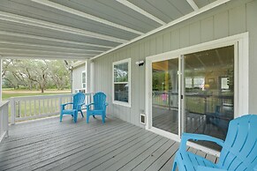 5 Mi to Splashway Waterpark: Cabin in Rock Island