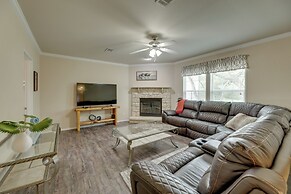 5 Mi to Splashway Waterpark: Cabin in Rock Island