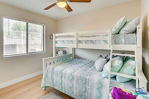 Lake & Pool Access: Lazy Days Condo w/ Balcony!