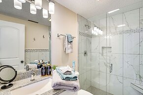 Lake & Pool Access: Lazy Days Condo w/ Balcony!