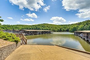 Lake & Pool Access: Lazy Days Condo w/ Balcony!