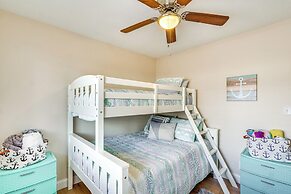 Lake & Pool Access: Lazy Days Condo w/ Balcony!