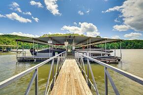 Lake & Pool Access: Lazy Days Condo w/ Balcony!