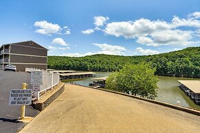 Lake & Pool Access: Lazy Days Condo w/ Balcony!