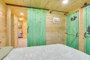 4 Mi to Delaware River: Callicoon Retreat w/ Deck!