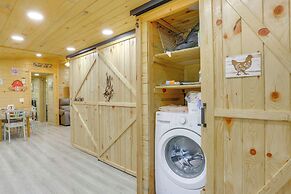 4 Mi to Delaware River: Callicoon Retreat w/ Deck!