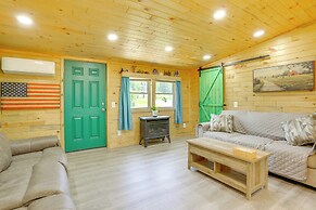 4 Mi to Delaware River: Callicoon Retreat w/ Deck!