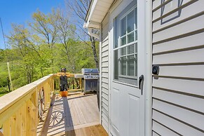 4 Mi to Delaware River: Callicoon Retreat w/ Deck!