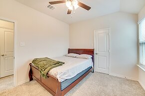 Walk to Lake Ray Hubbard: Spacious Family Home!