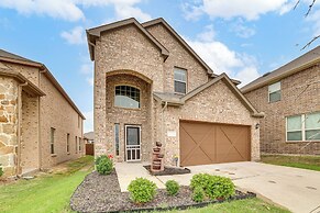 Walk to Lake Ray Hubbard: Spacious Family Home!