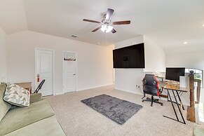 Walk to Lake Ray Hubbard: Spacious Family Home!