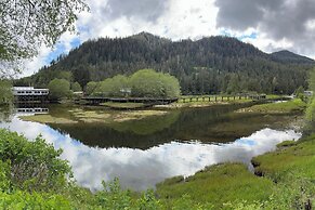 Rustic Ketchikan Escape Wildlife & Water Views