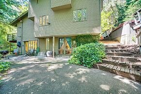 8 Mi to Dtwn Seattle: Pet-friendly Apt w/ Hot Tub