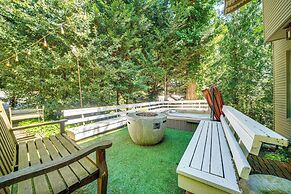 8 Mi to Dtwn Seattle: Pet-friendly Apt w/ Hot Tub