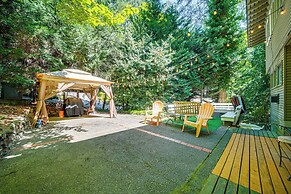 8 Mi to Dtwn Seattle: Pet-friendly Apt w/ Hot Tub