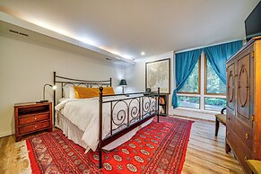 8 Mi to Dtwn Seattle: Pet-friendly Apt w/ Hot Tub