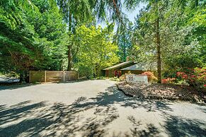 8 Mi to Dtwn Seattle: Pet-friendly Apt w/ Hot Tub