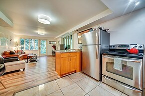 8 Mi to Dtwn Seattle: Pet-friendly Apt w/ Hot Tub