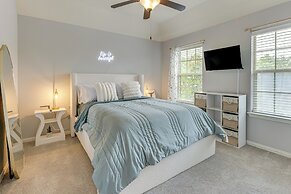 Pet-friendly Home w/ Patio & Yard in Rosharon