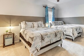 Pet-friendly Home w/ Patio & Yard in Rosharon