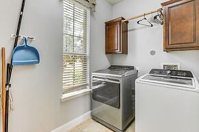 Pet-friendly Home w/ Patio & Yard in Rosharon