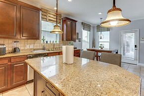 Pet-friendly Home w/ Patio & Yard in Rosharon