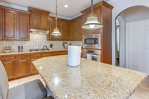 Pet-friendly Home w/ Patio & Yard in Rosharon