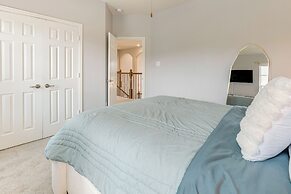 Pet-friendly Home w/ Patio & Yard in Rosharon