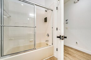 8 Mi to Disney: Luxe Townhome in Kissimmee