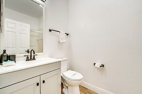 8 Mi to Disney: Luxe Townhome in Kissimmee