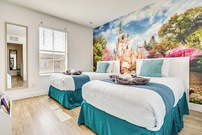 8 Mi to Disney: Luxe Townhome in Kissimmee