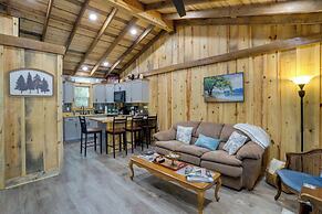 < 1 Mi to Devils Fork Recreation Area: Cozy Cabin!