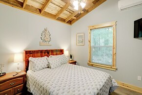 < 1 Mi to Devils Fork Recreation Area: Cozy Cabin!