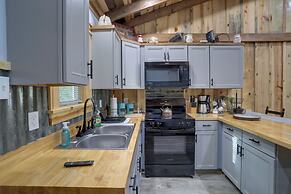 < 1 Mi to Devils Fork Recreation Area: Cozy Cabin!