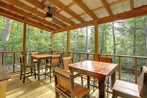 < 1 Mi to Devils Fork Recreation Area: Cozy Cabin!