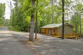 < 1 Mi to Devils Fork Recreation Area: Cozy Cabin!