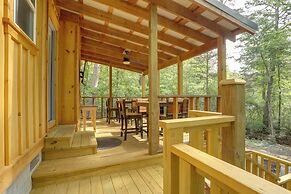 < 1 Mi to Devils Fork Recreation Area: Cozy Cabin!